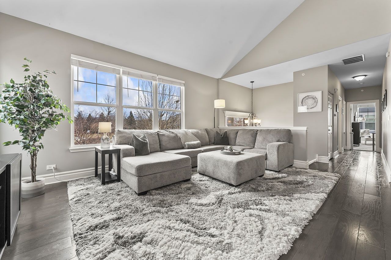 1100 Tuscany Dr Streamwood, IL 60107 - Thumbnail 5