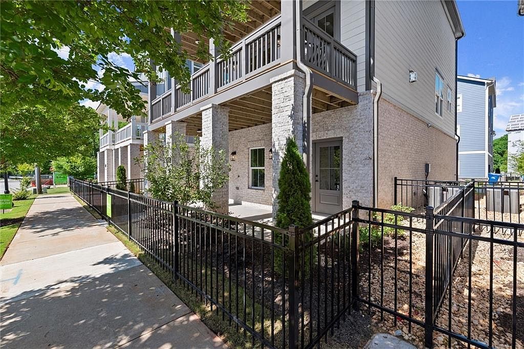 1434 Fairmont Ave Atlanta, GA 30318 - Thumbnail 5