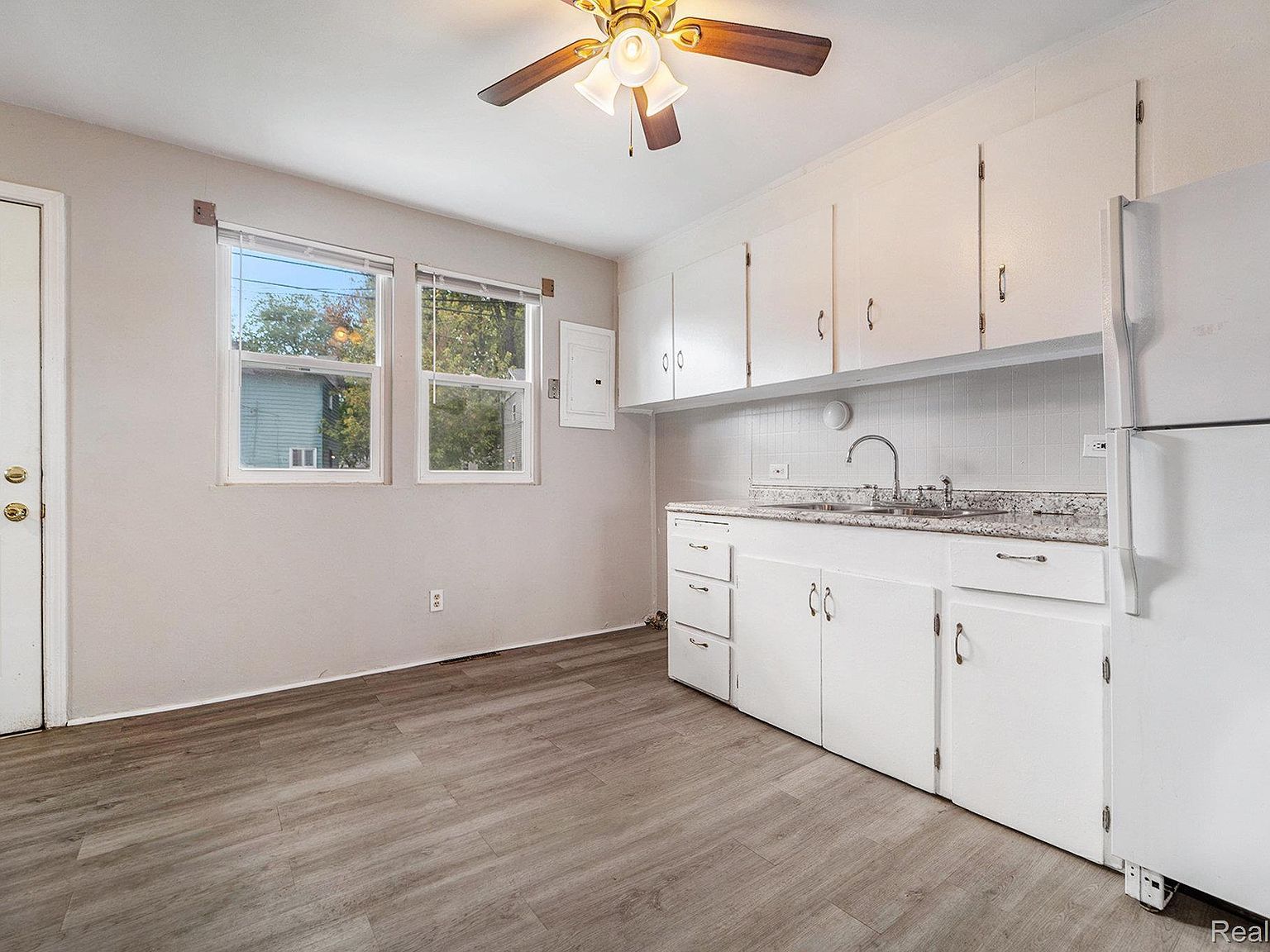 31820 Bay Ct Westland, MI 48186 - Thumbnail 5