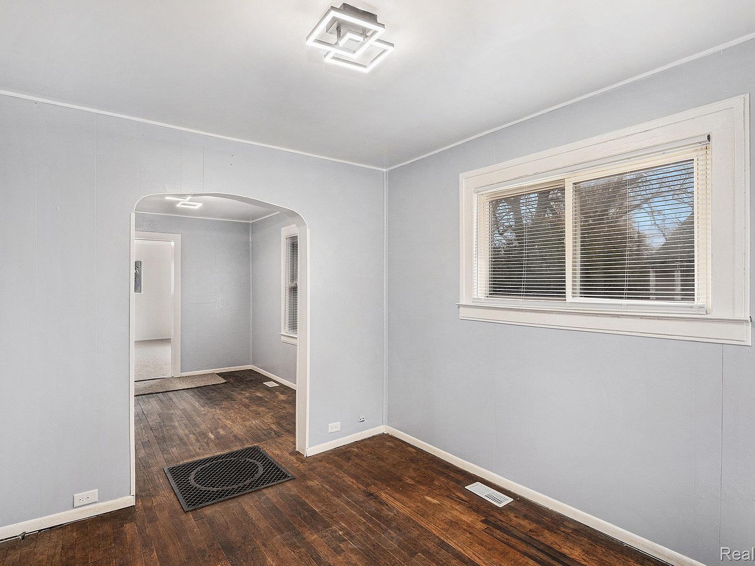 1119 Lakeview Ave Waterford, MI 48328 - Thumbnail 5