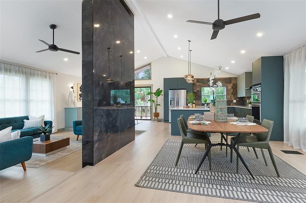 1320 Coral Way S Saint Petersburg, FL 33705 - Thumbnail 5