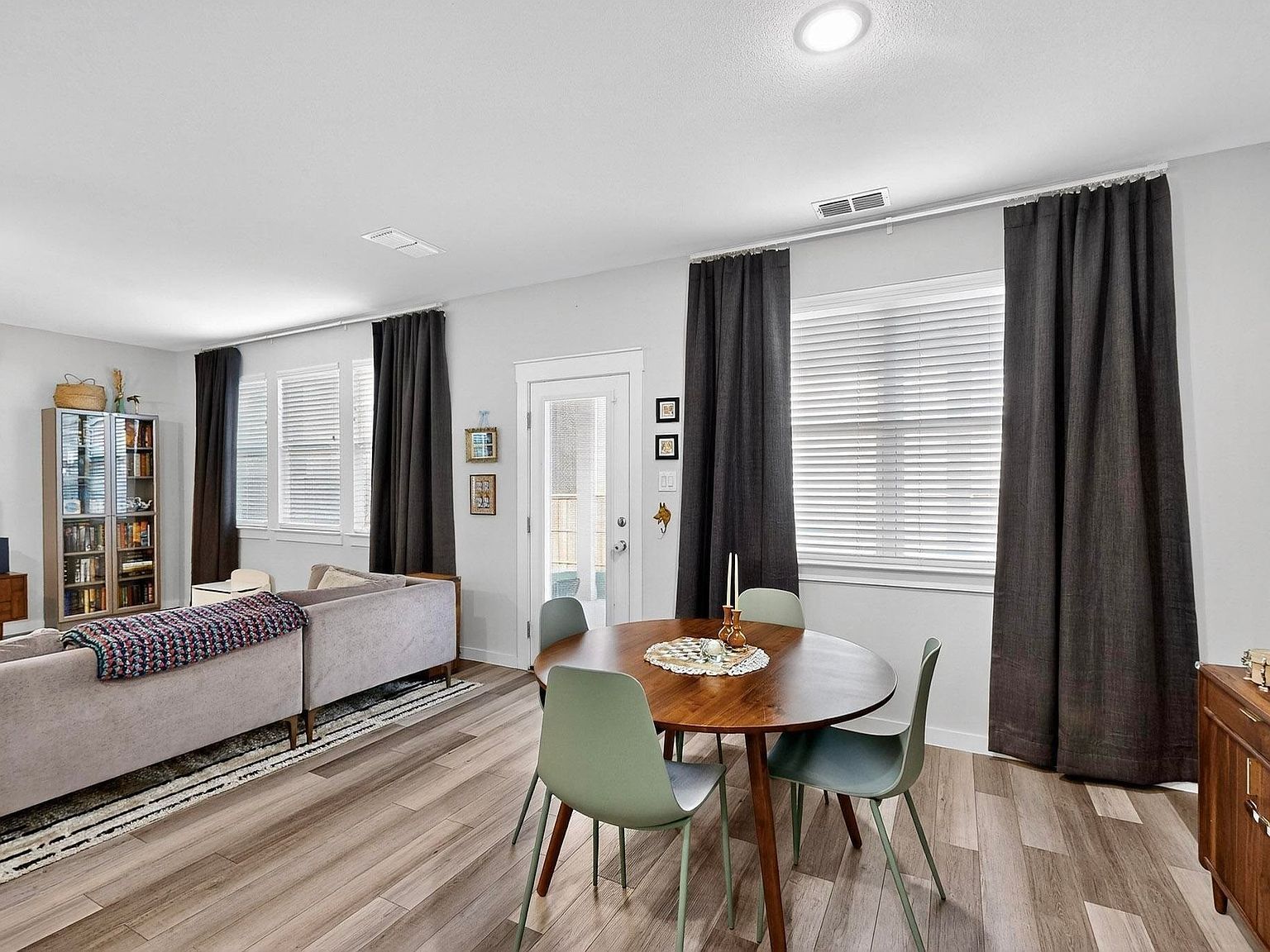 2048 Dove Creek Ln Mesquite, TX 75149 - Thumbnail 5