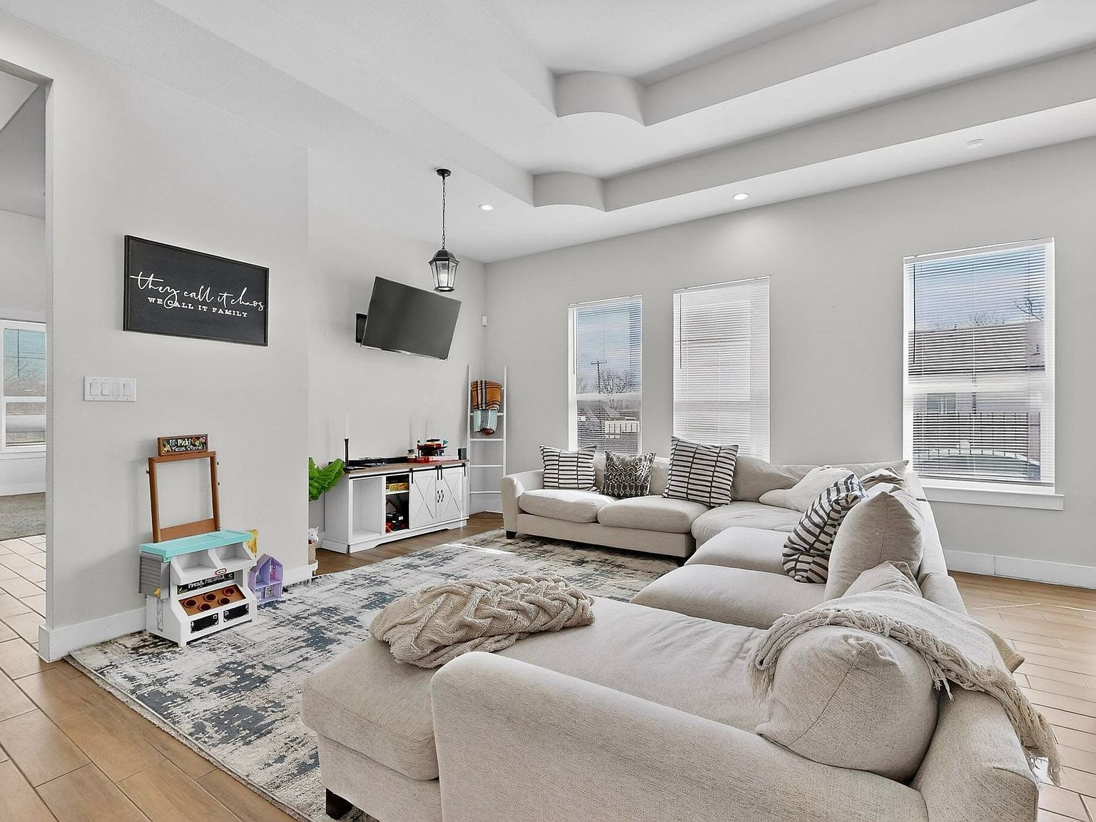 2015 Volga Ave Dallas, TX 75216 - Thumbnail 5