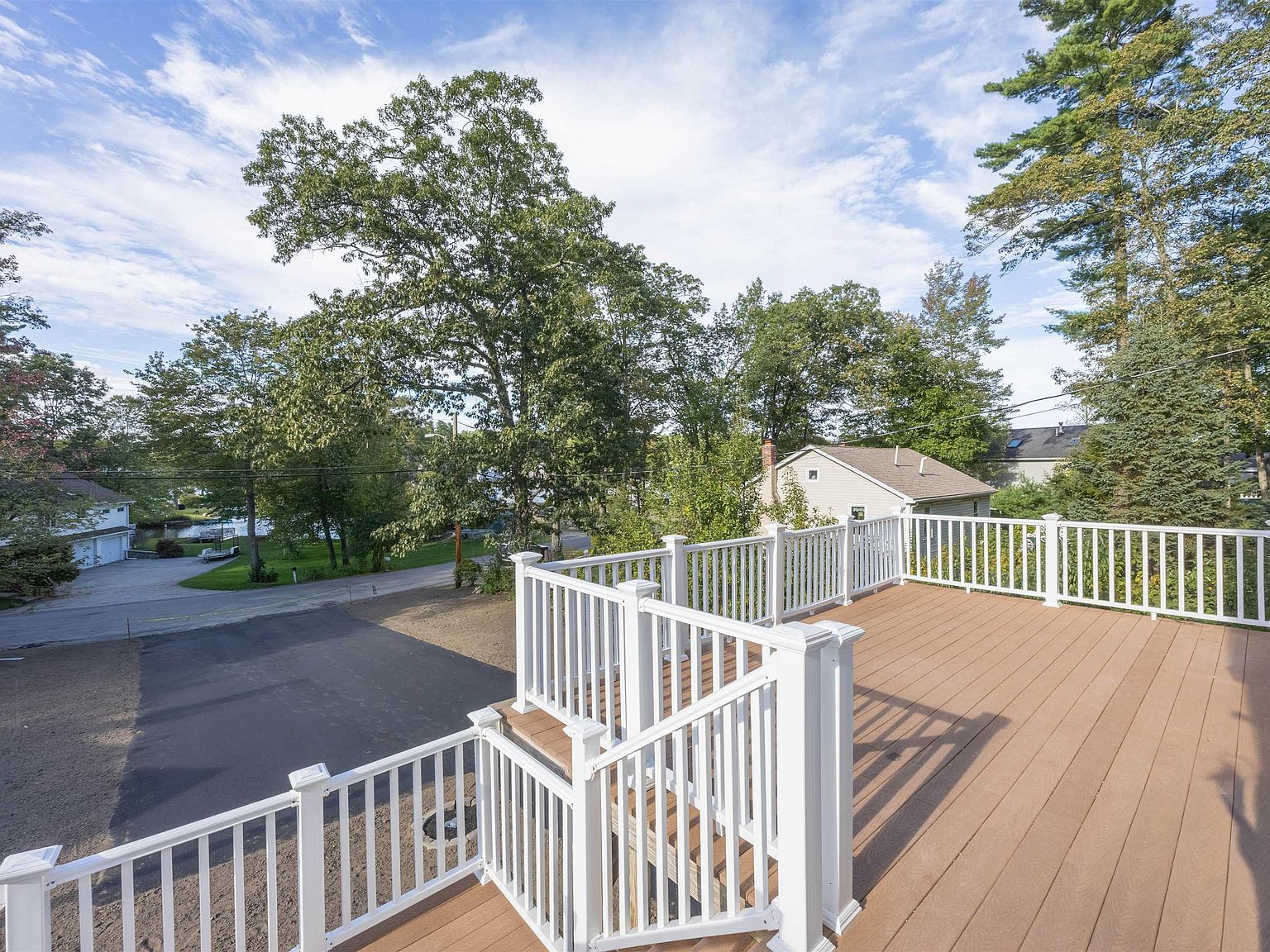 136 Shore Dr Salem, NH 03079 - Thumbnail 5