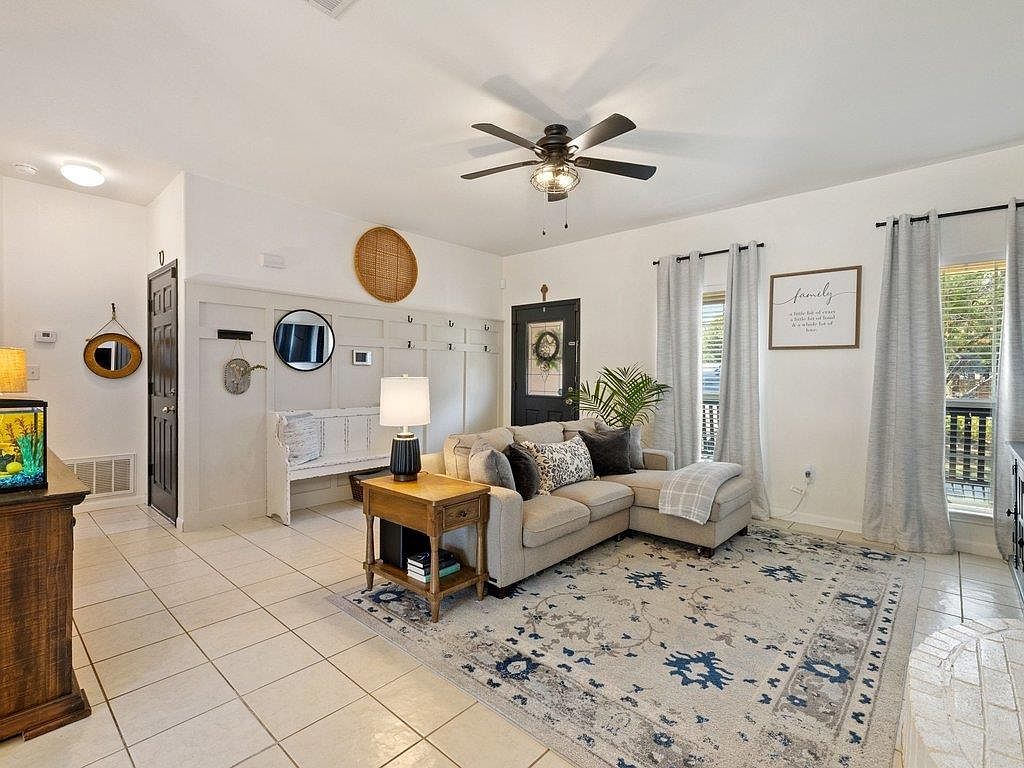 8022 Flintlock Cir Lago Vista, TX 78645 - Thumbnail 5