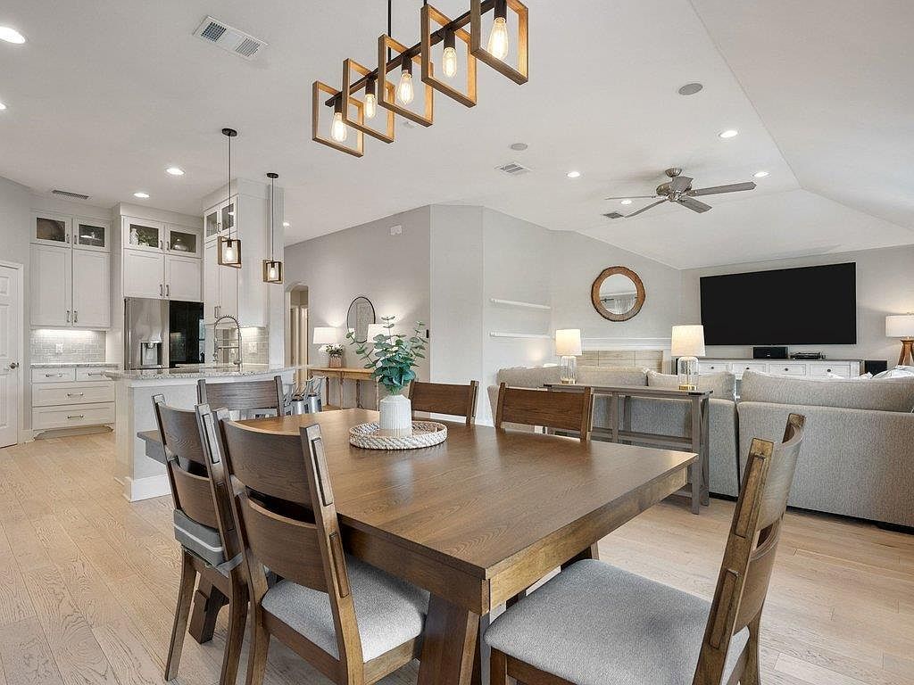 608 Ranier Ln Round Rock, TX 78665 - Thumbnail 5