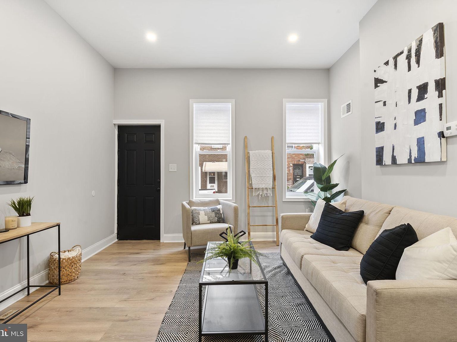 2571 Coral St Philadelphia, PA 19125 - Thumbnail 5