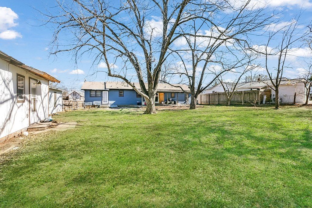 528 S Lincoln St Fredericksburg, TX 78624 - Thumbnail 5