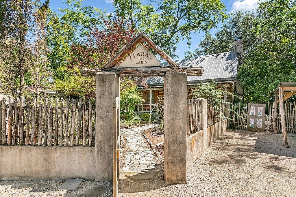 511 W Austin St Fredericksburg, TX 78624 - Thumbnail 5