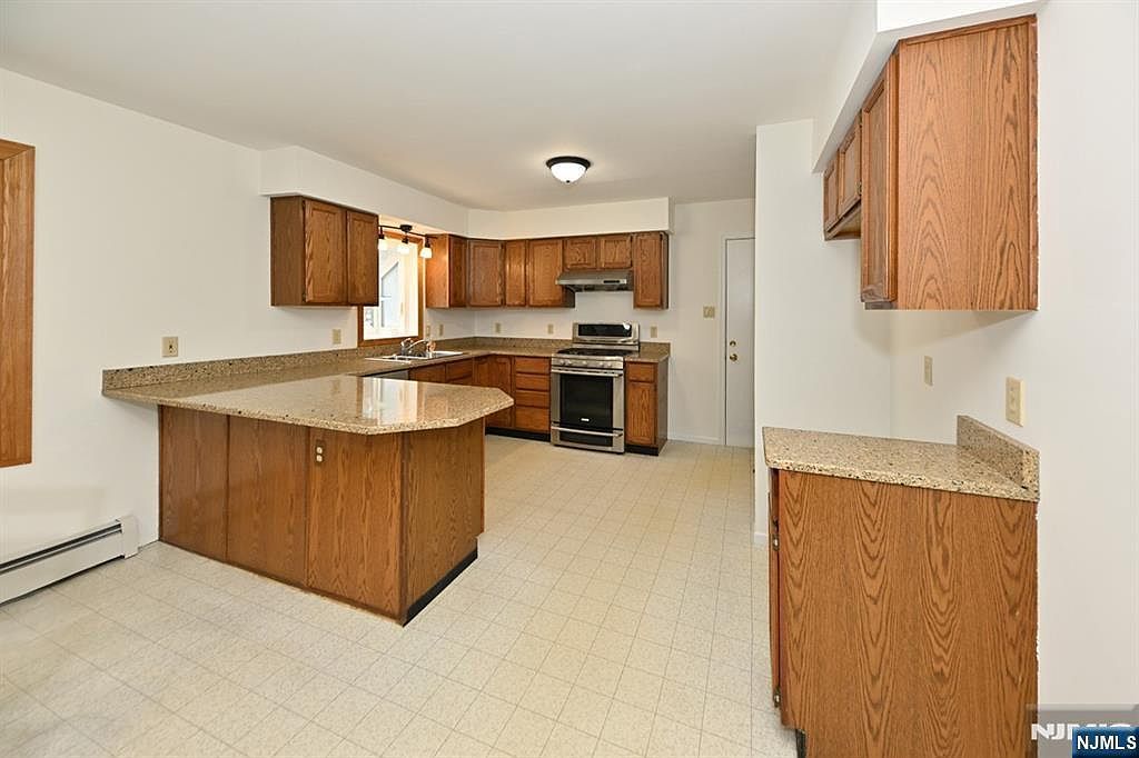 468 Old Tappan Rd Old Tappan, NJ 07675 - Thumbnail 5