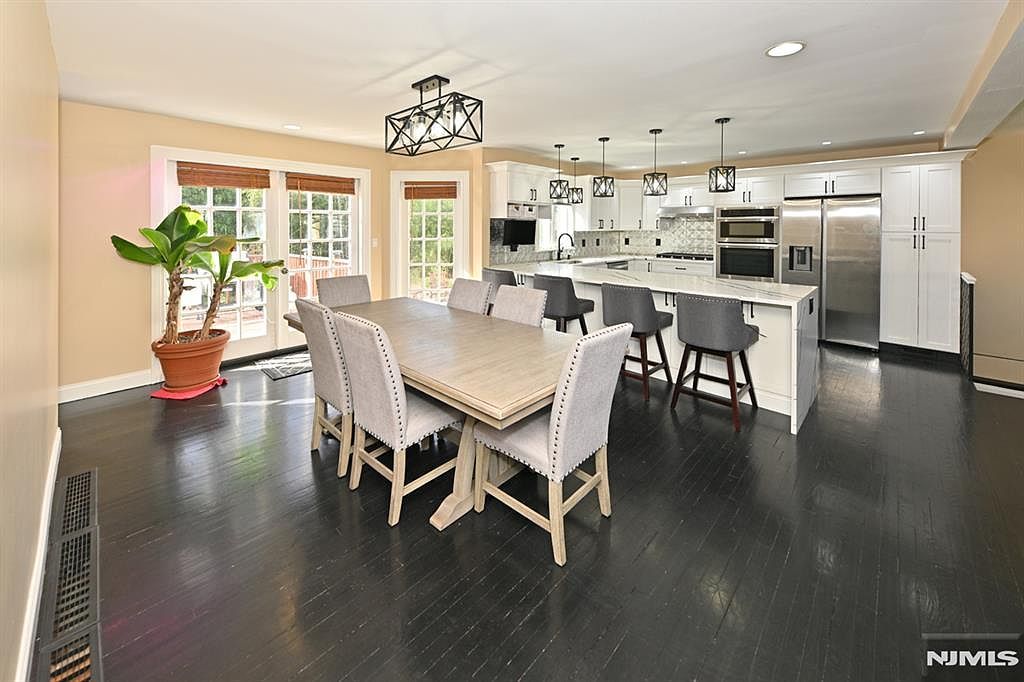 2604 Cleveland Ave Washington Township, NJ 07676 - Thumbnail 5