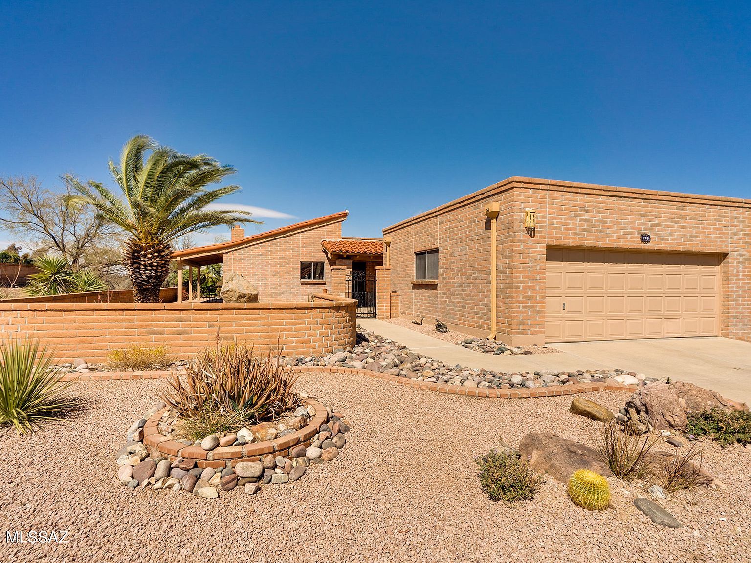 736 W Desert Hills Dr Green Valley, AZ 85622 - Thumbnail 5