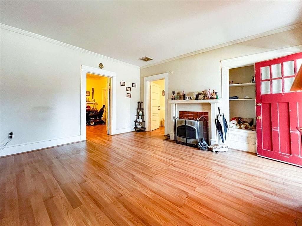 323 Spring St Decatur, GA 30030 - Thumbnail 5