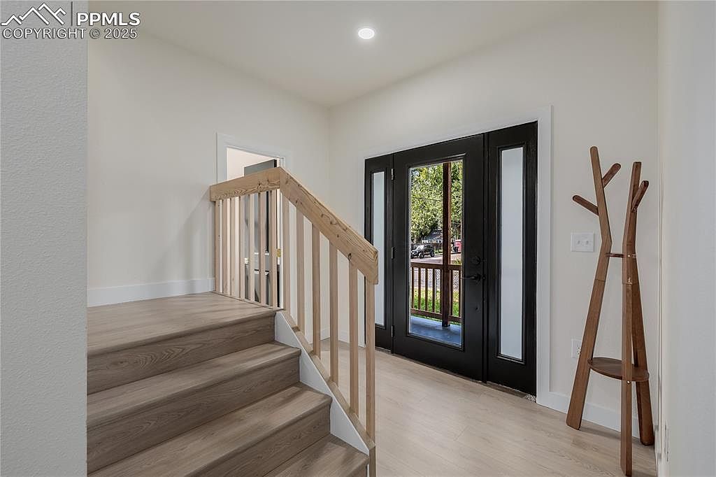 801 E Cache La Poudre St Colorado Springs, CO 80903 - Thumbnail 5