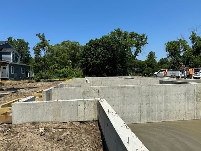 925 Falls Rd #2 Shelburne, VT 05482 - Thumbnail 5