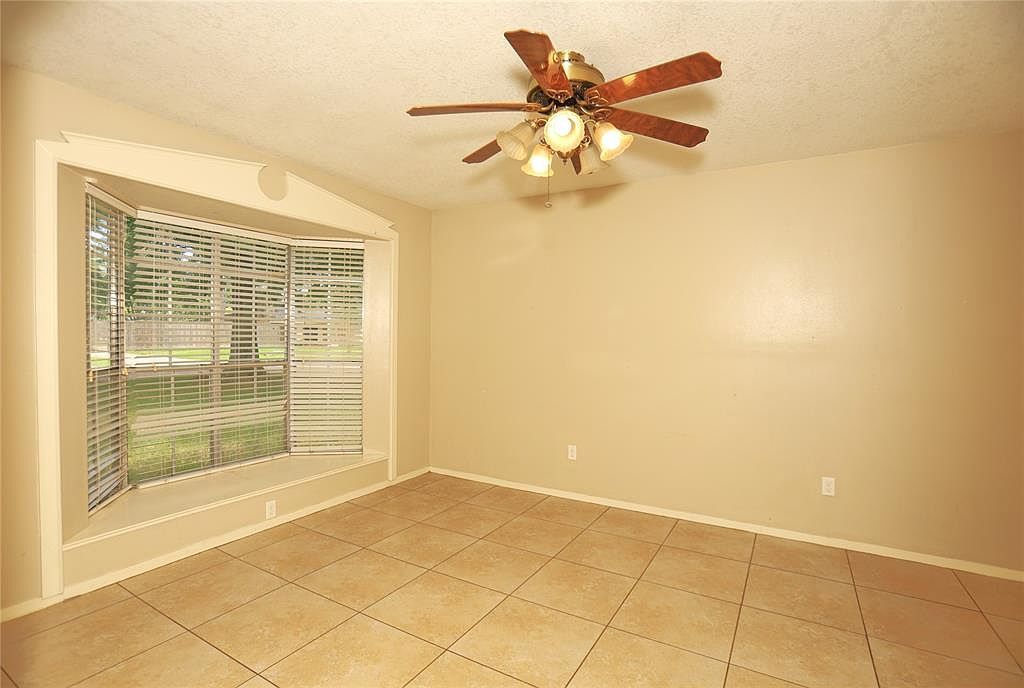 232 Wayne Dr Clute, TX 77531 - Thumbnail 5