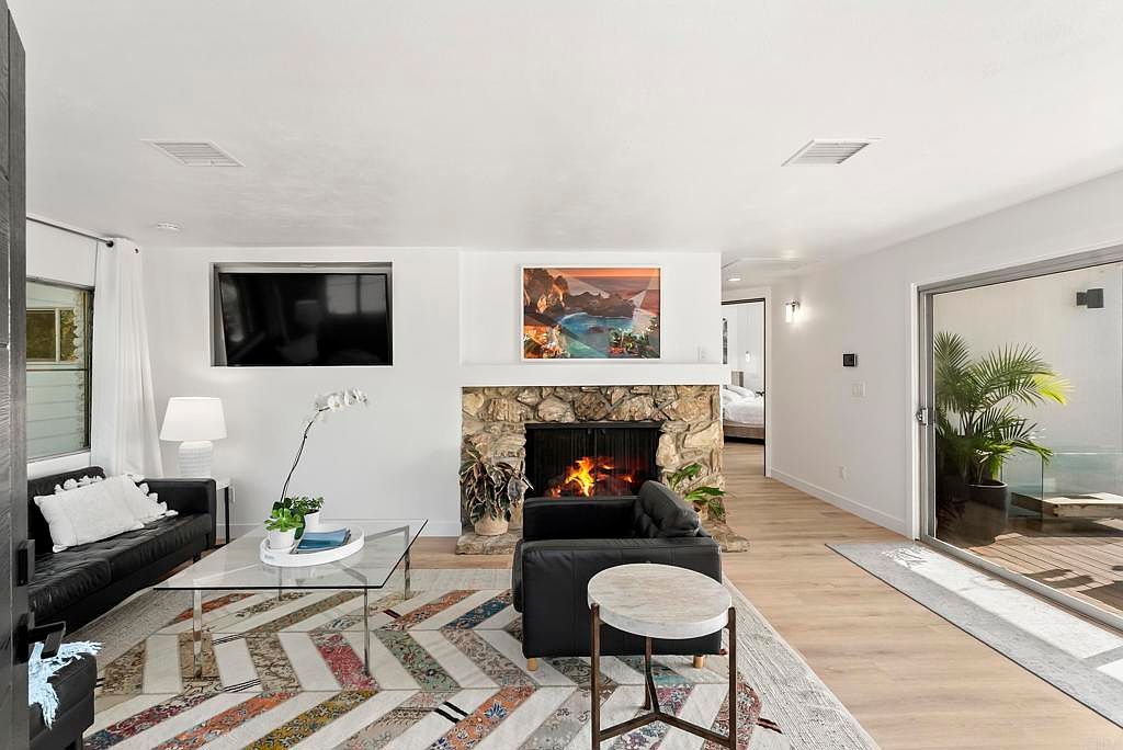 1645 Noma Ln Encinitas, CA 92024 - Thumbnail 5