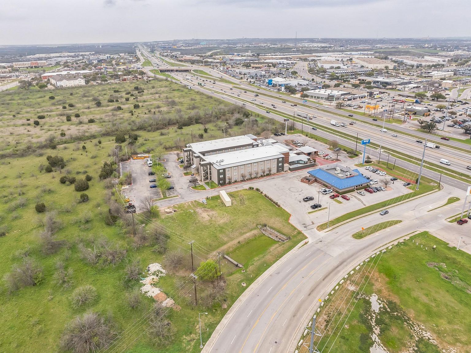 350 Chisholm Pkwy Round Rock, TX 78681 - Thumbnail 5