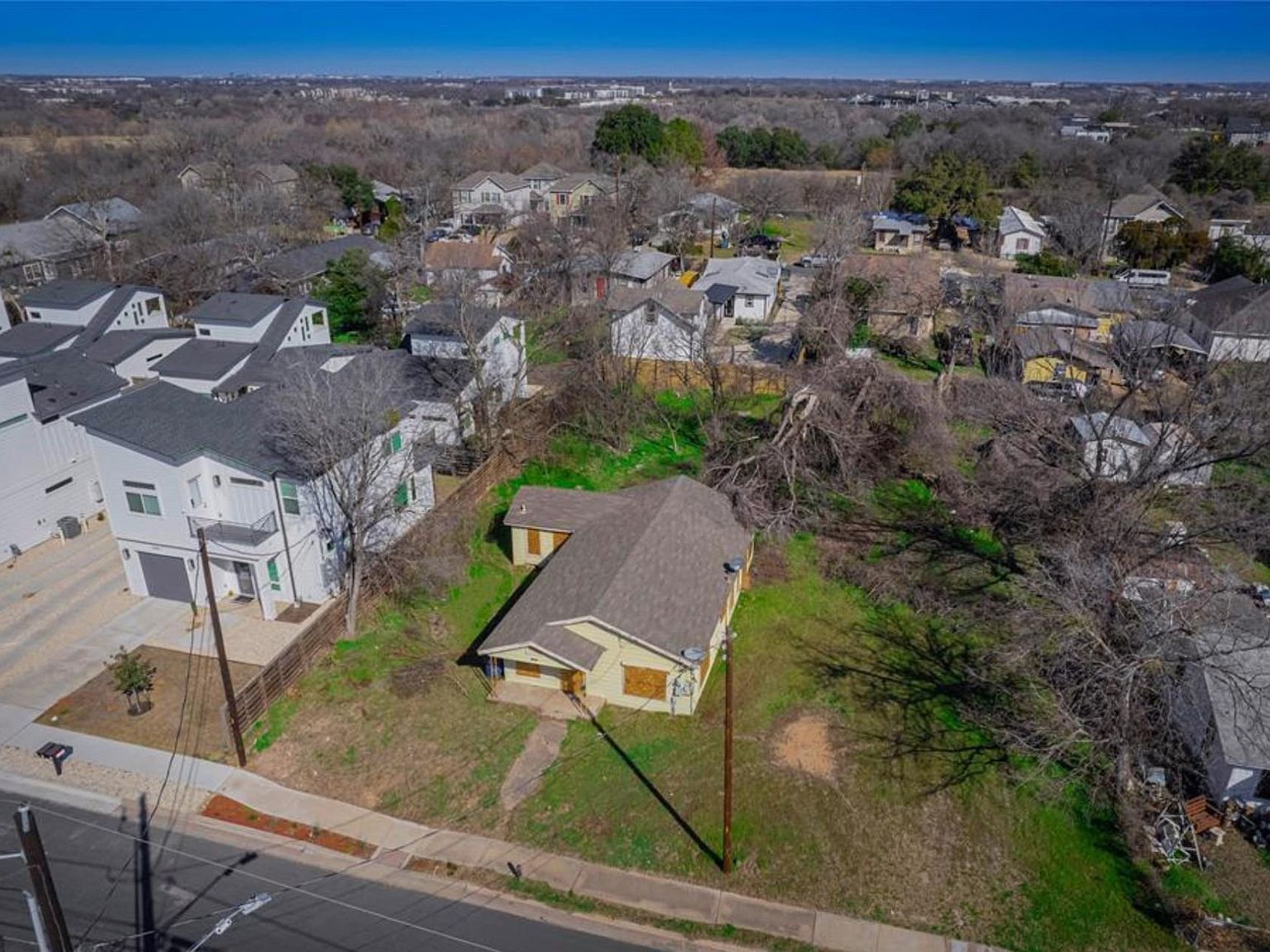 6106 Ponca St Austin, TX 78741 - Thumbnail 5