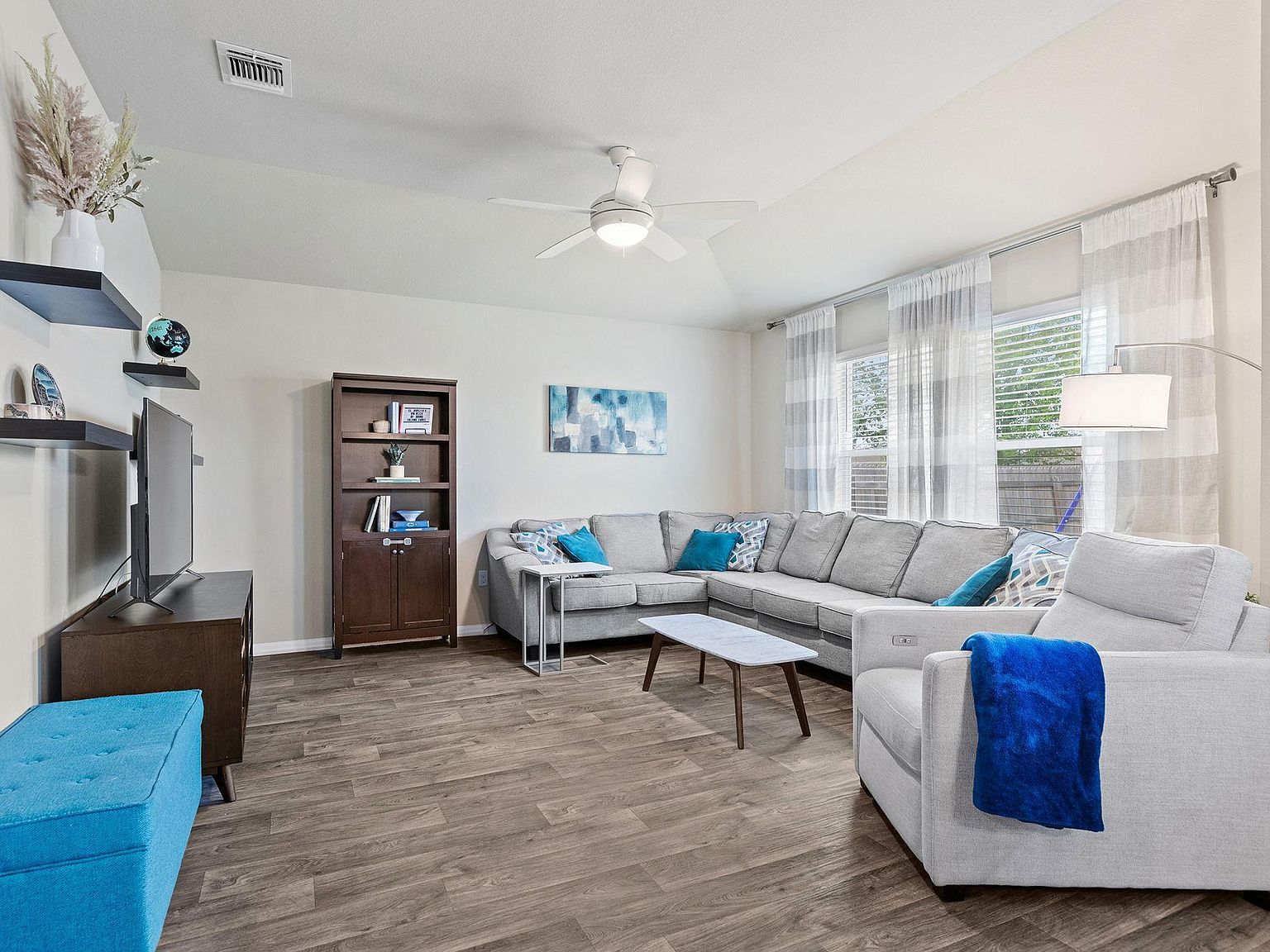 404 Cassandra Dr Hutto, TX 78634 - Thumbnail 5