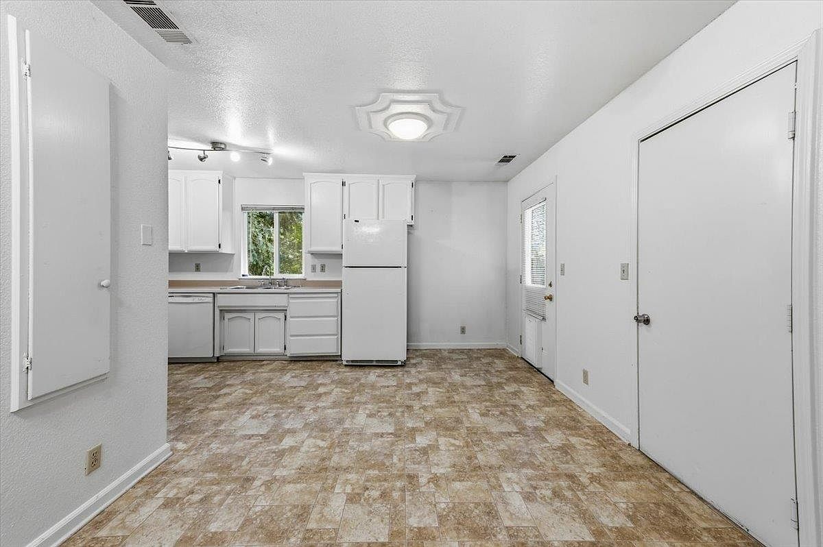 421 Brighton St Grass Valley, CA 95945 - Thumbnail 5