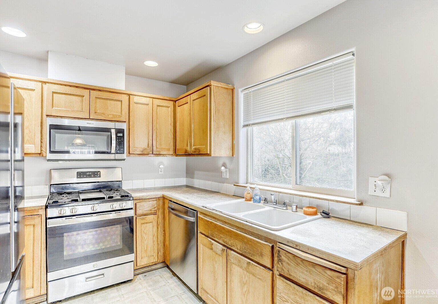 2012 147th Pl SW Lynnwood, WA 98037 - Thumbnail 5