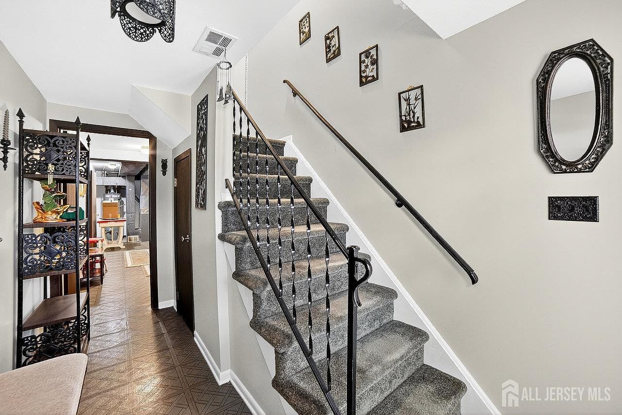 307 Sutton St Perth Amboy, NJ 08861 - Thumbnail 5