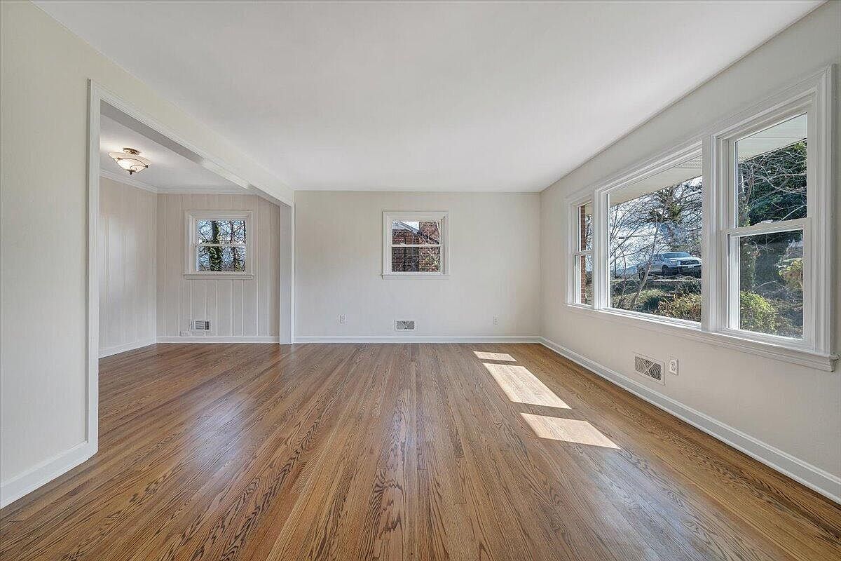 1089 Glenn Ridge Rd NW Roanoke, VA 24017 - Thumbnail 5