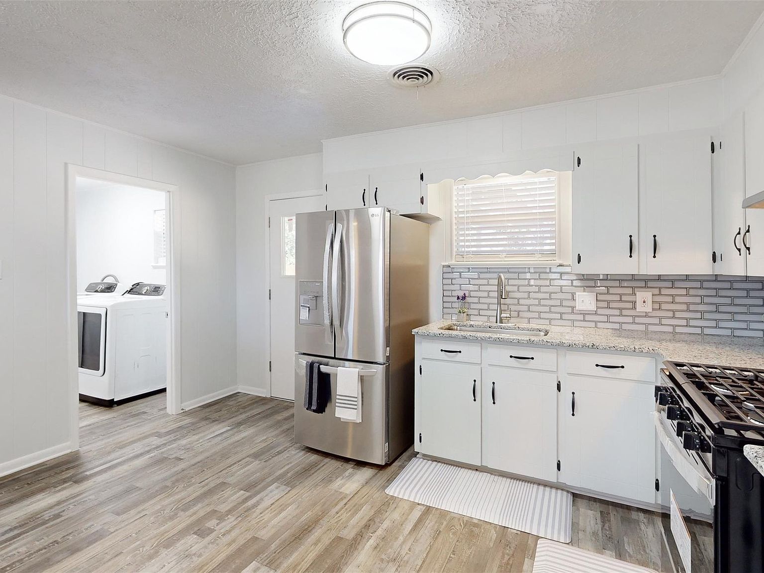 415 W Decherd St Franklin, TX 77856 - Thumbnail 5