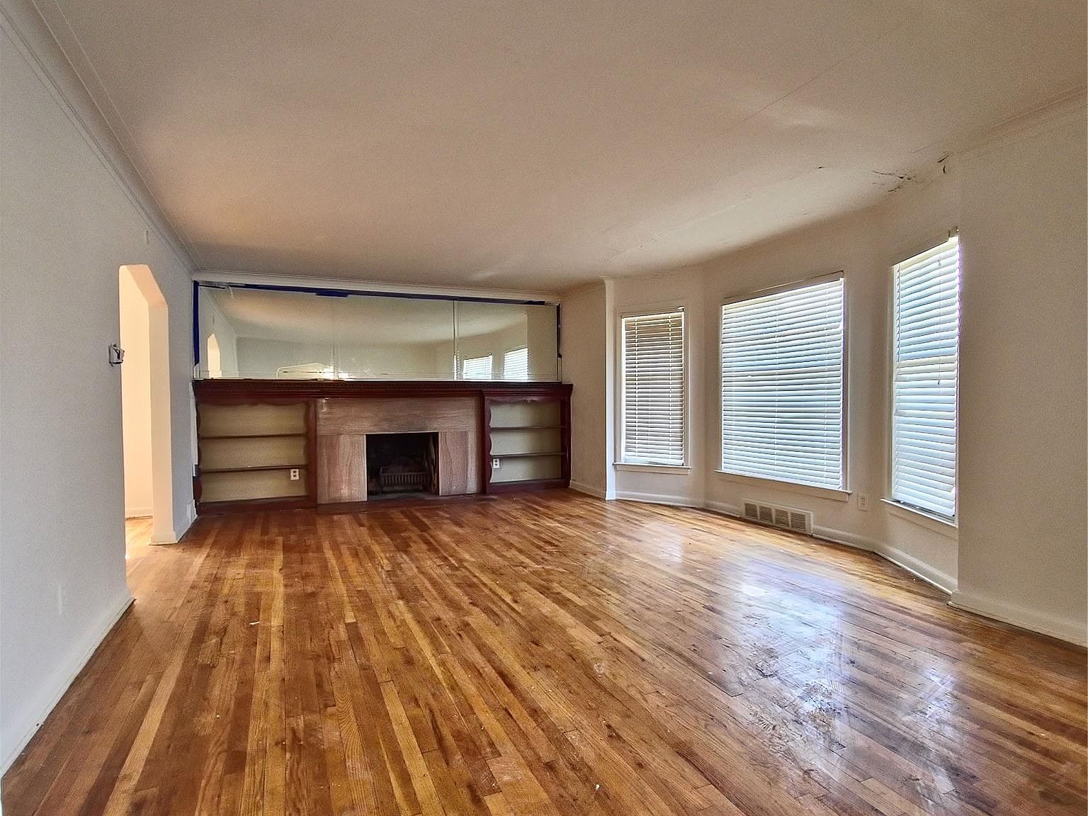 8312 E Outer Dr Detroit, MI 48213 - Thumbnail 5