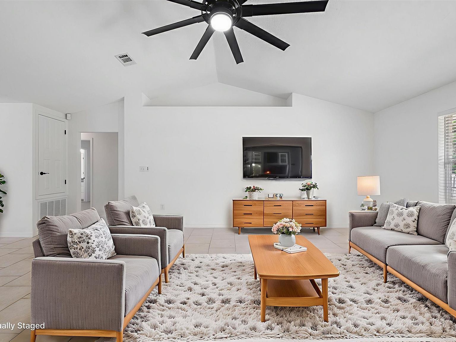 8132 Hartington Dr Navarre, FL 32566 - Thumbnail 5