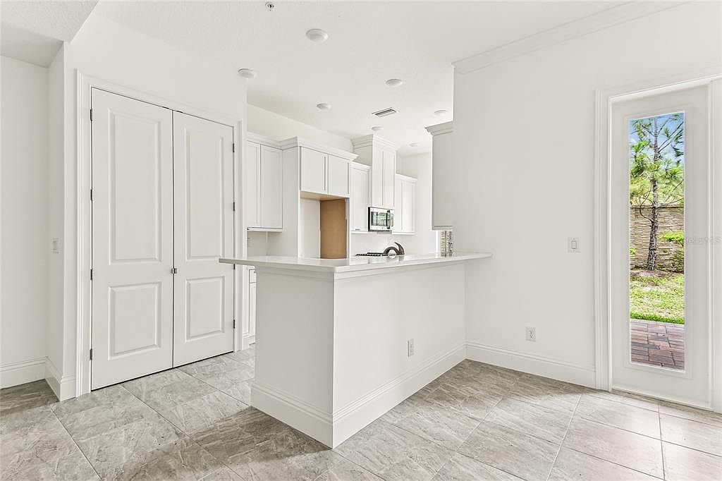 7804 Hidden Creek Loop #104 Lakewood Ranch, FL 34202 - Thumbnail 5