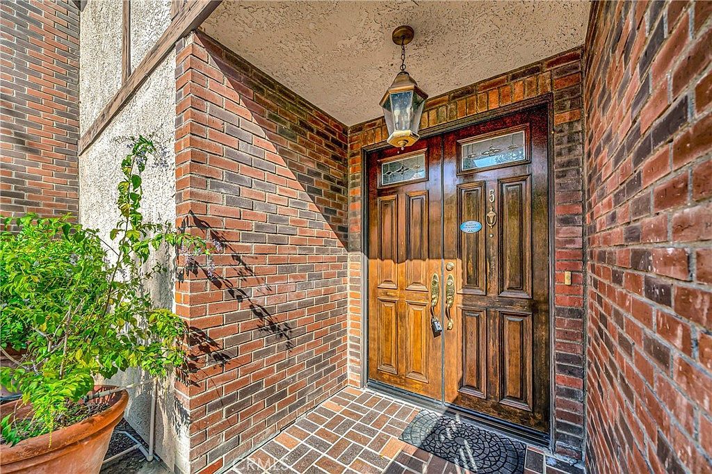 24420 Victory Blvd APT 5 Woodland Hills, CA 91367 - Thumbnail 5