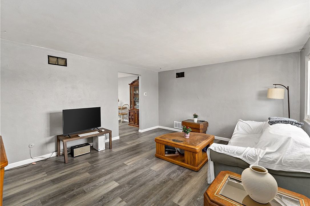 553 Indus St Pittsburgh, PA 15207 - Thumbnail 5