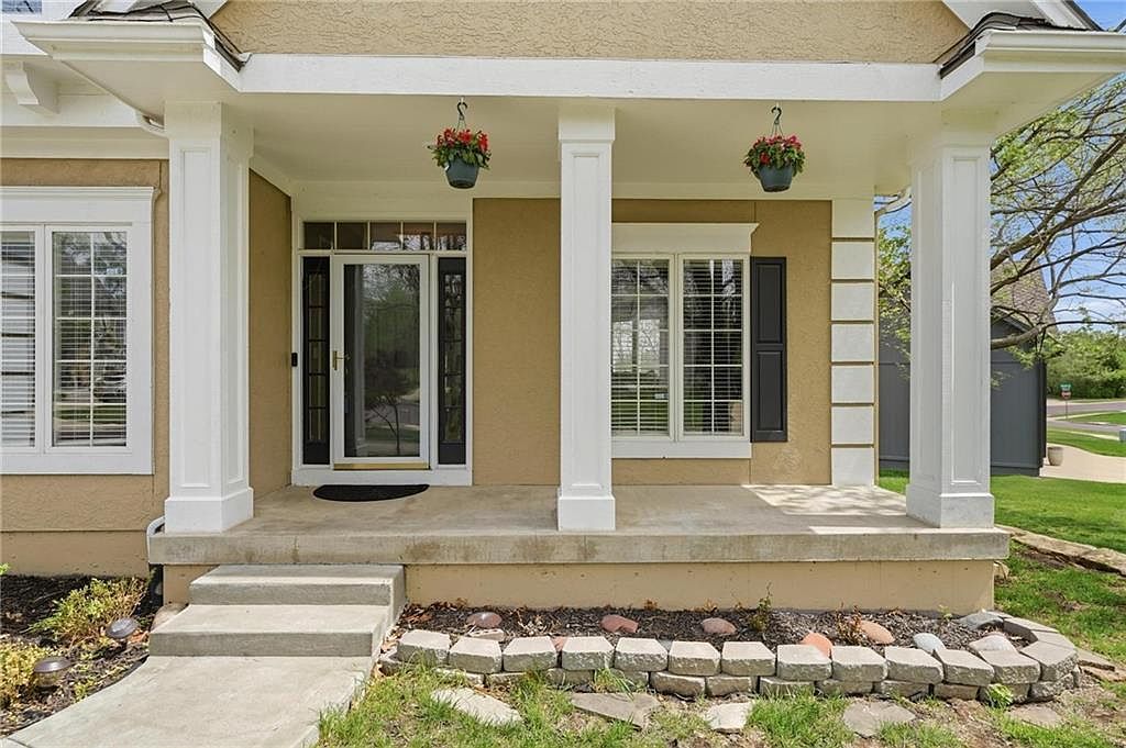 14741 Robinson St Overland Park, KS 66223 - Thumbnail 5