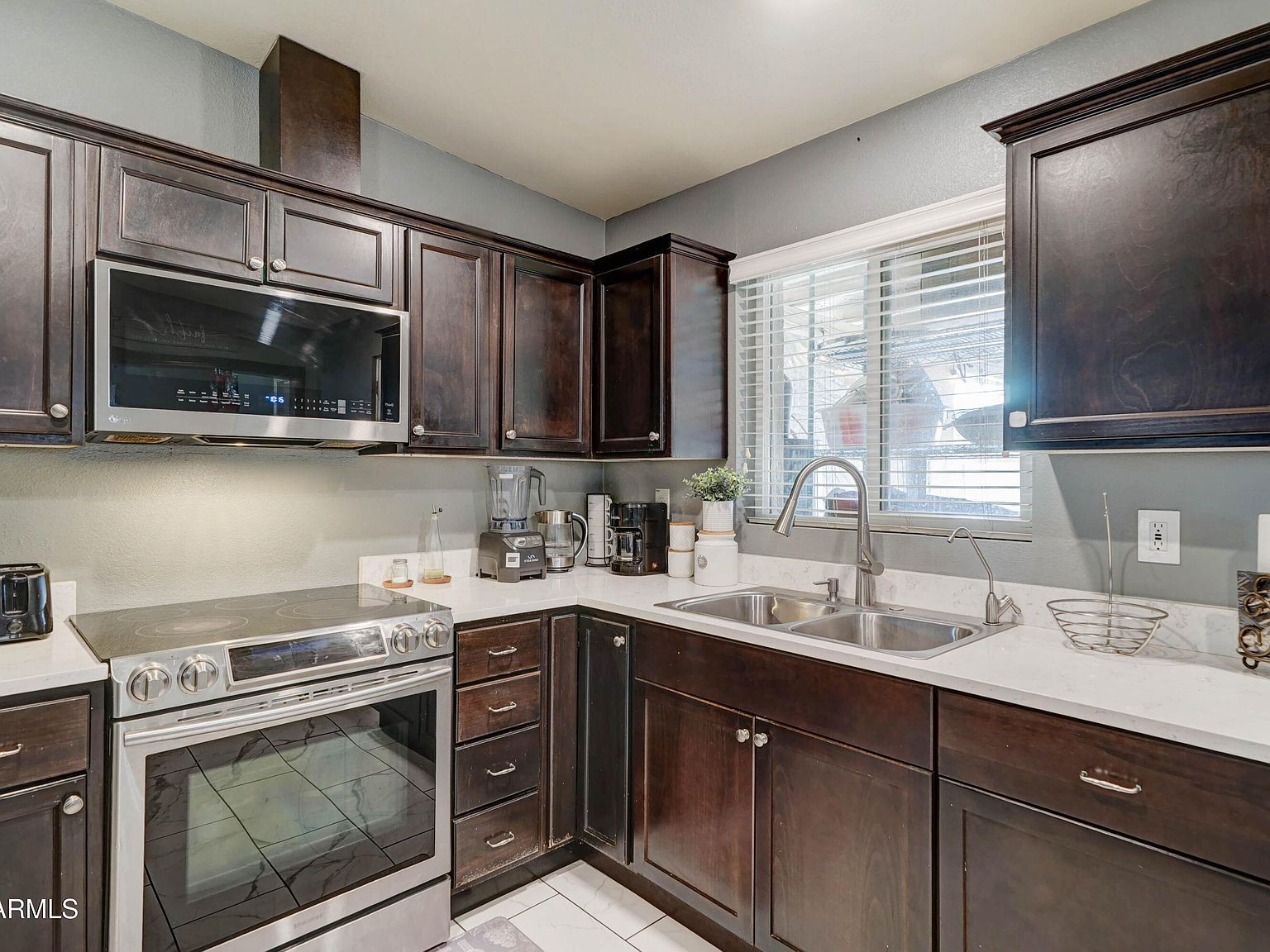 6430 S Montezuma St Phoenix, AZ 85041 - Thumbnail 5