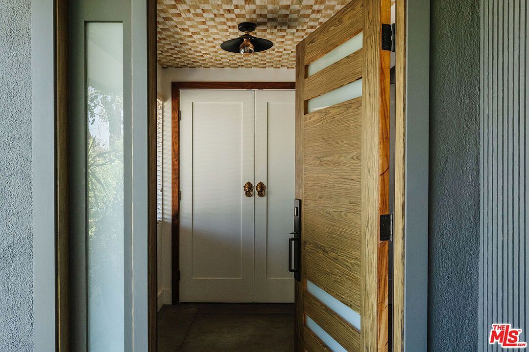 5813 El Canon Ave Woodland Hills, CA 91367 - Thumbnail 5