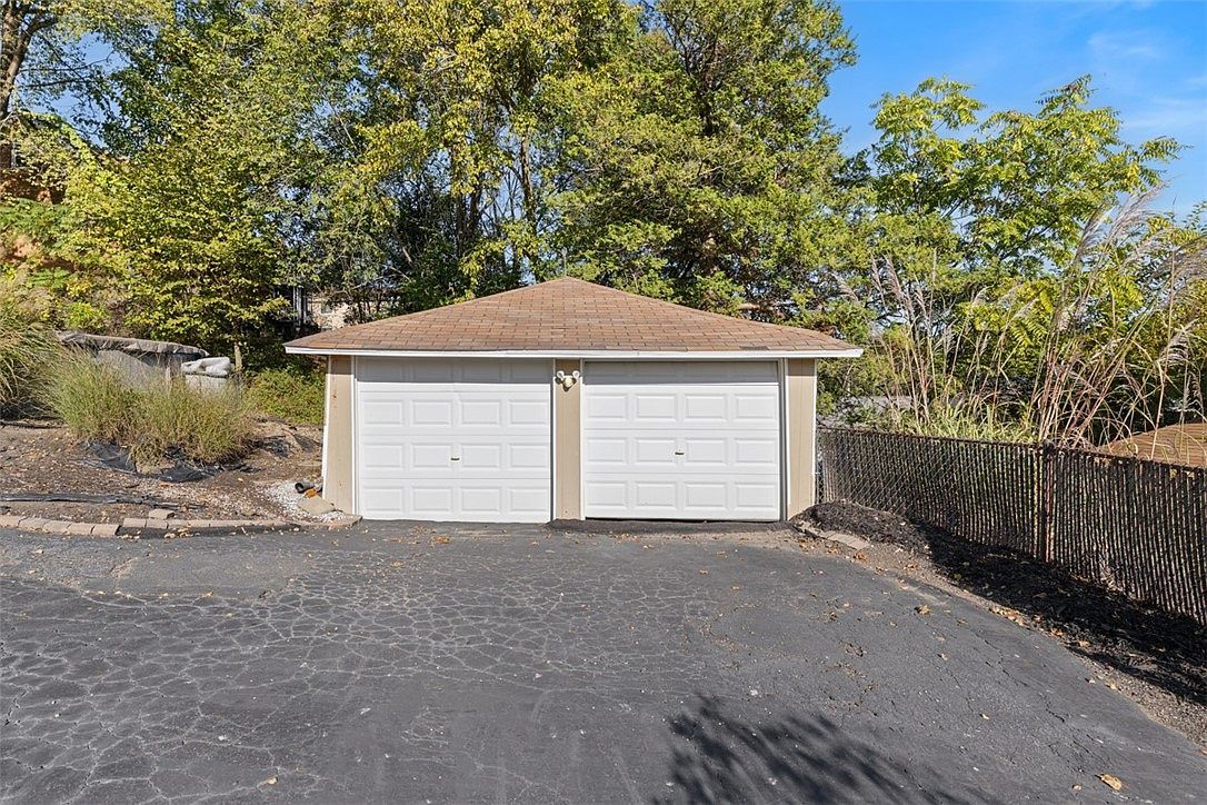 4 Pioneer Ave Pittsburgh, PA 15229 - Thumbnail 5