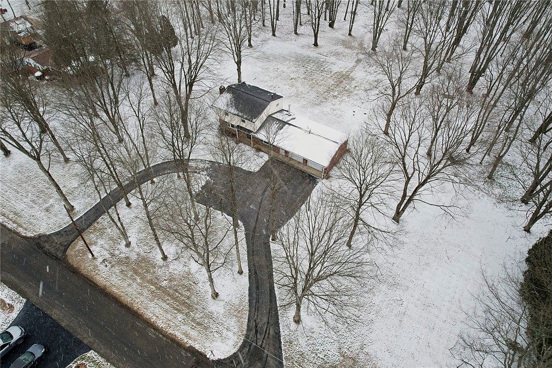 411 Kerry Dr Butler, PA 16001 - Thumbnail 5