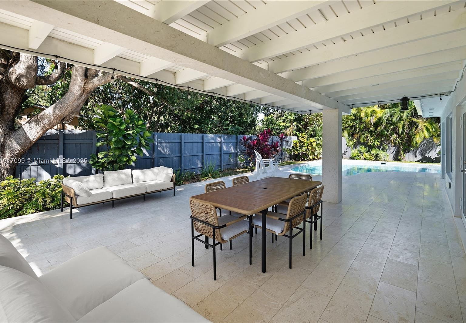 8445 SW 158th St Palmetto Bay, FL 33157 - Thumbnail 5