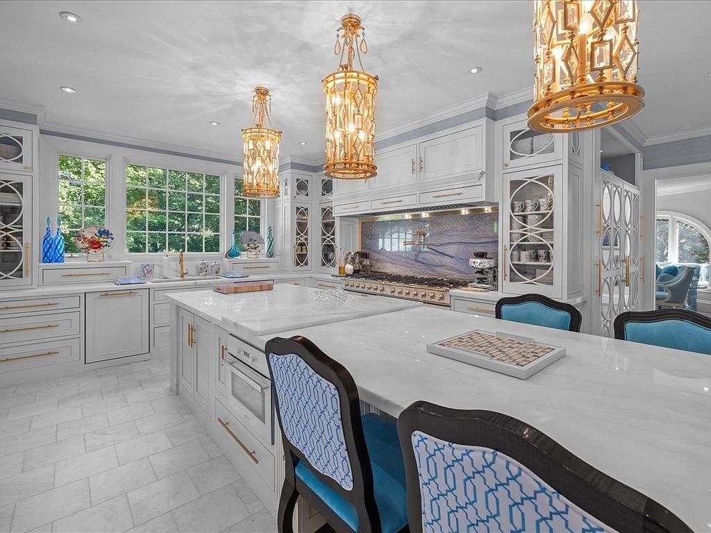 142 Crafts Rd Brookline, MA 02467 - Thumbnail 5