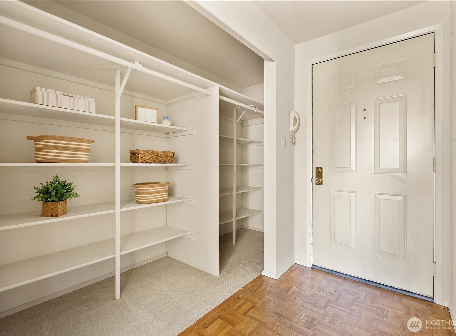 8720 Phinney Ave N APT 21 Seattle, WA 98103 - Thumbnail 5