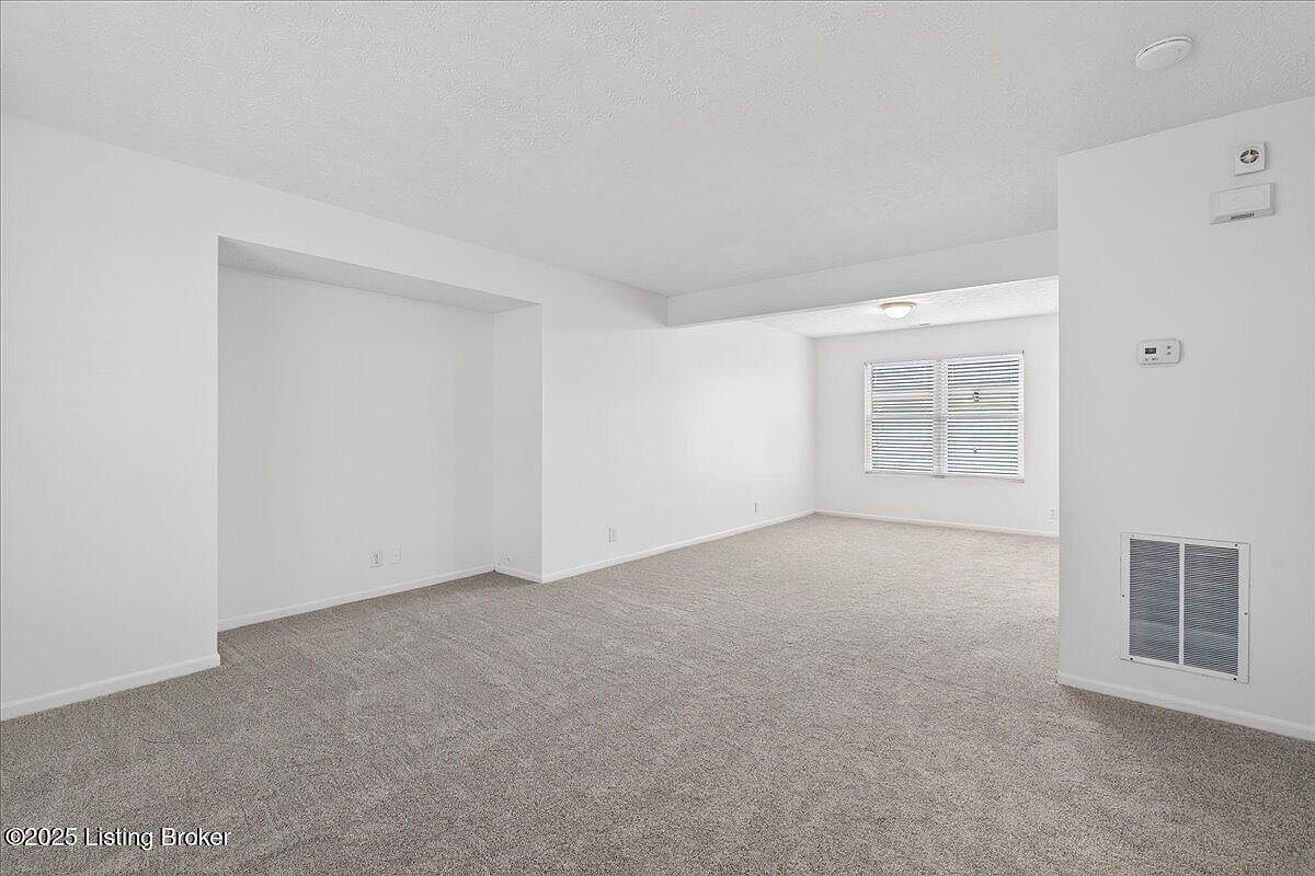 6508 Hunters Creek Blvd Louisville, KY 40258 - Thumbnail 5