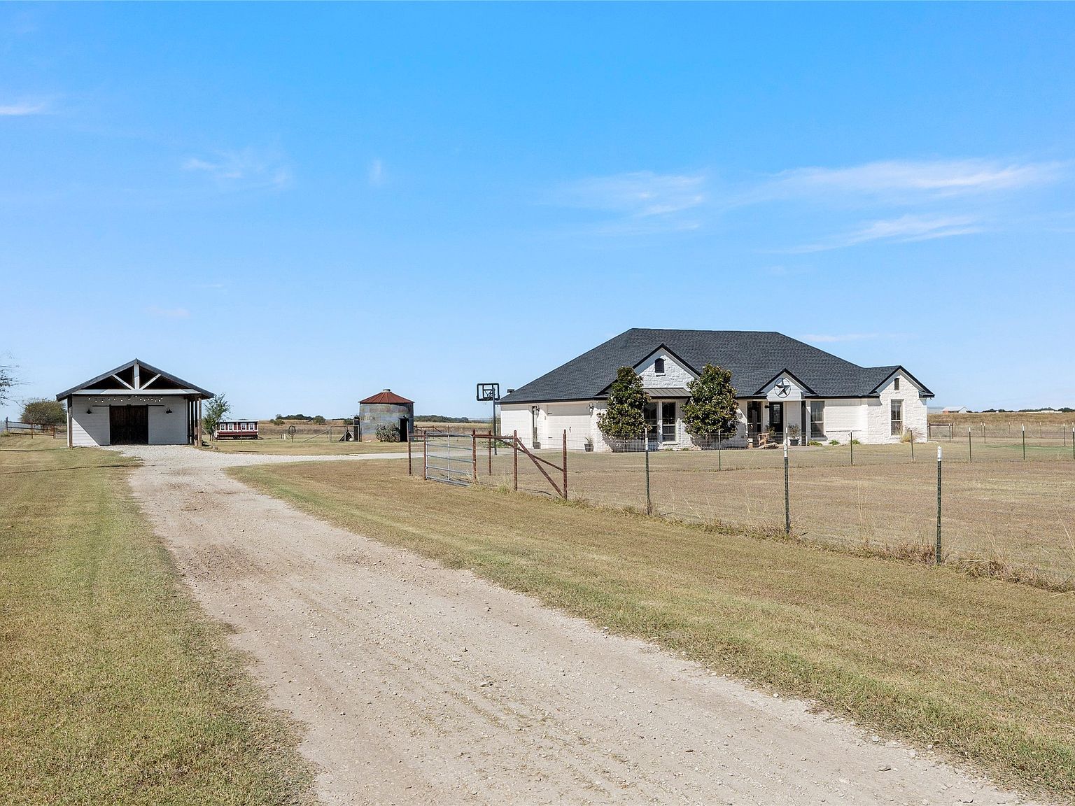 924 Patton Rd Valley Mills, TX 76689 - Thumbnail 5