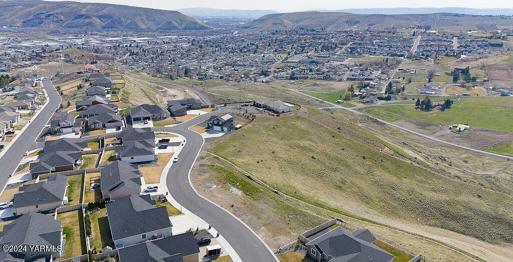 1520 Valhalla Loop Selah, WA 98942 - Thumbnail 5