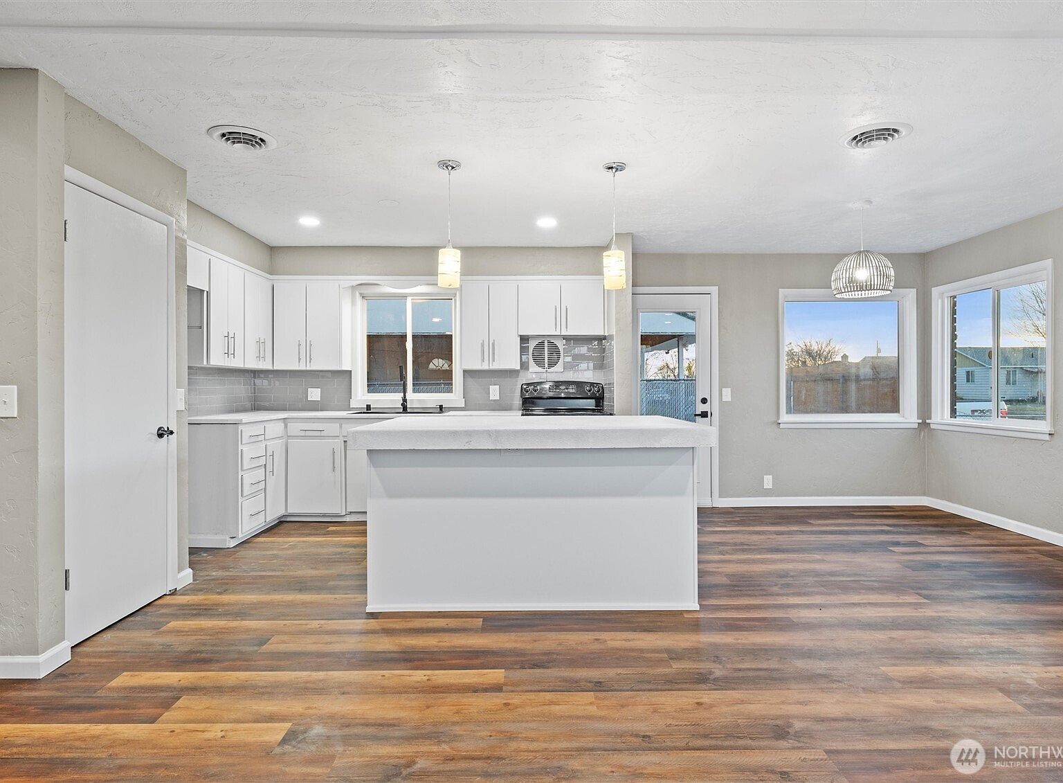 906 S A St Moses Lake, WA 98837 - Thumbnail 5