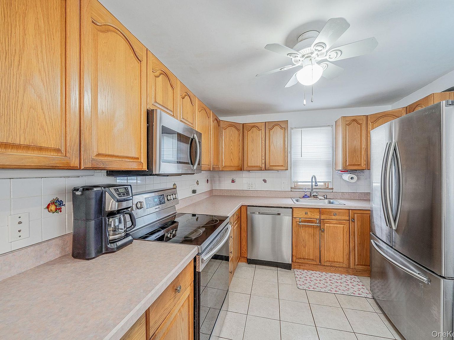 72 Crown St Deer Park, NY 11729 - Thumbnail 5