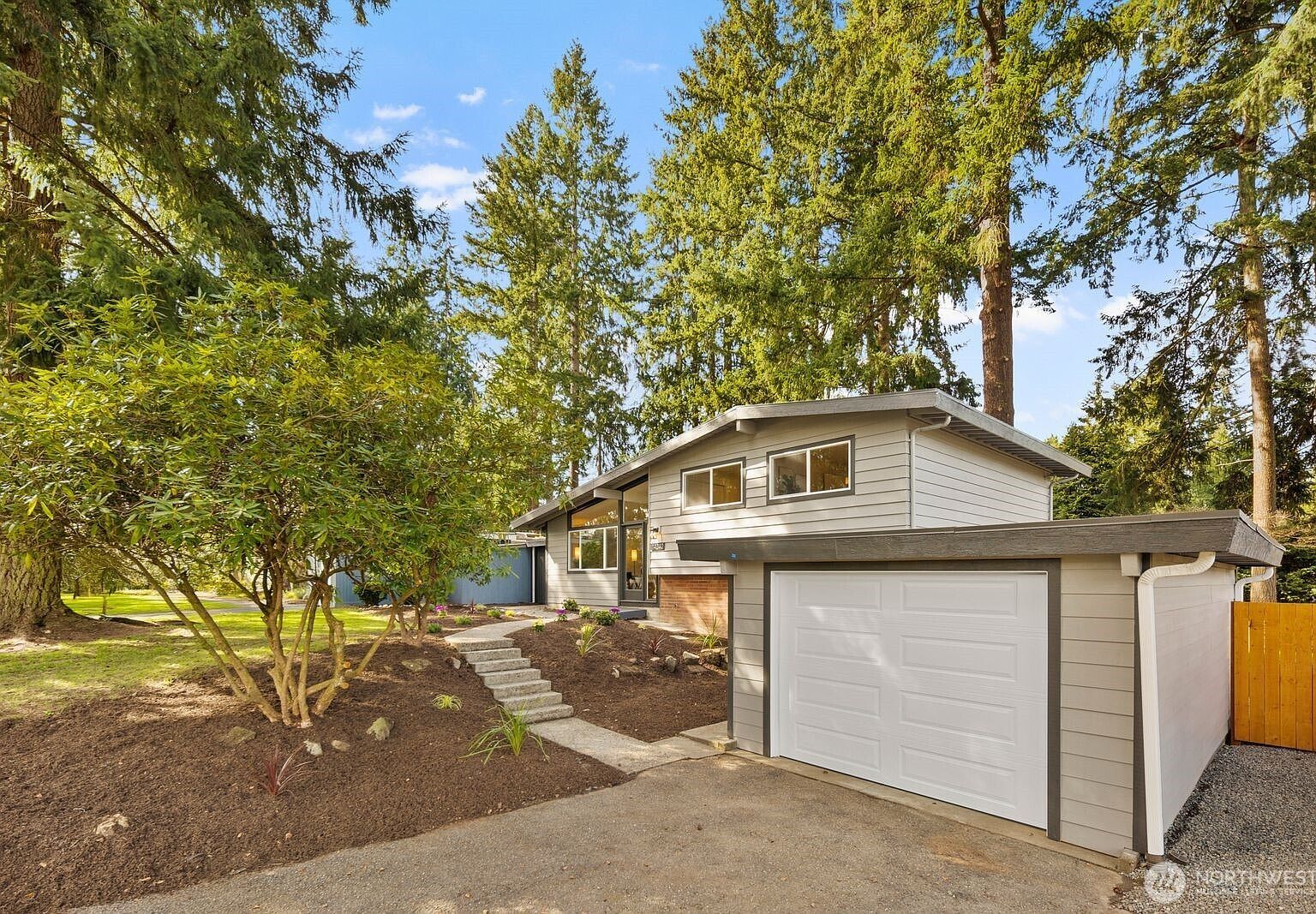 14240 Lake Hills Blvd Bellevue, WA 98007 - Thumbnail 5
