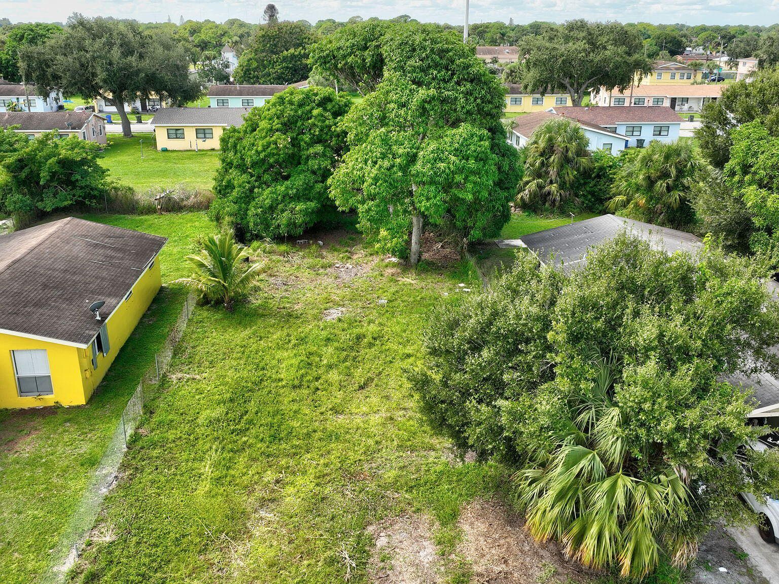 901 N 22nd St Fort Pierce, FL 34950 - Thumbnail 5