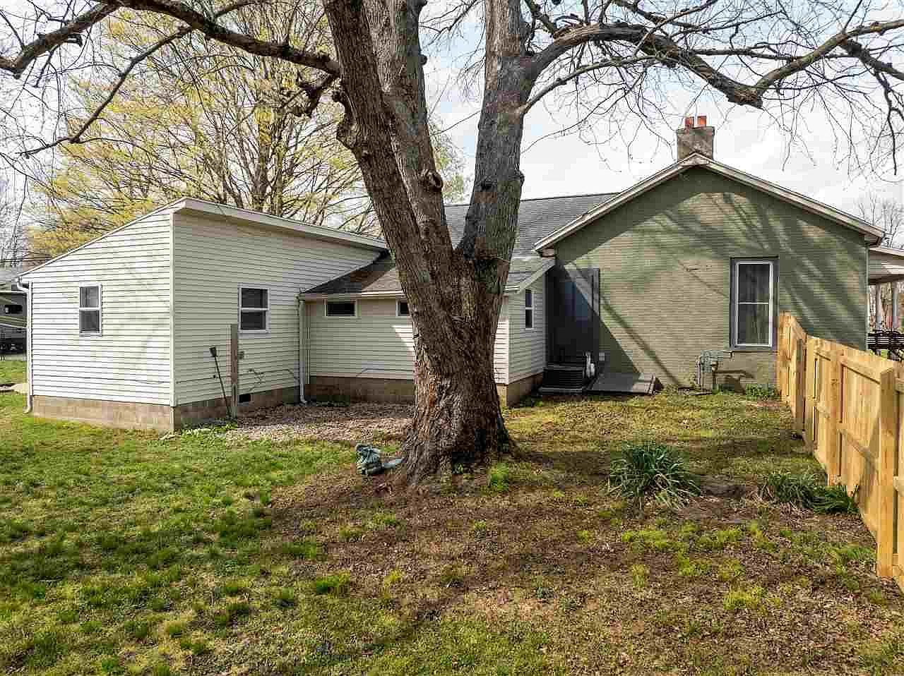 300 S Morton Ave Centerville, IN 47330 - Thumbnail 5